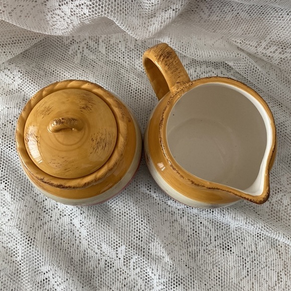 Mexican Styled Cream/Sugar set. By Elica Home Trends hand painted. Mexican Feel - Picture 4 of 9